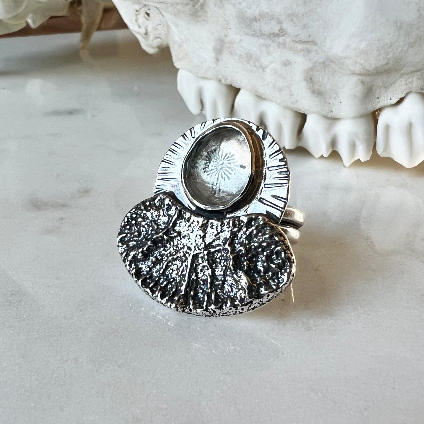 Clear topaz ring with deer vertebral epiphysis SZ 7.25