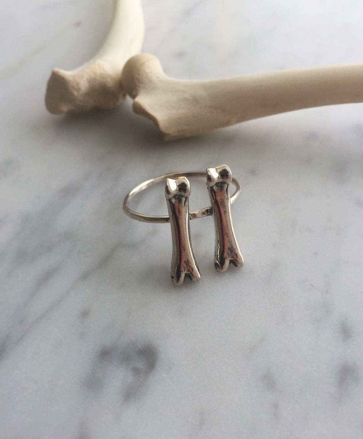 Double Fox Long Toe bone ring