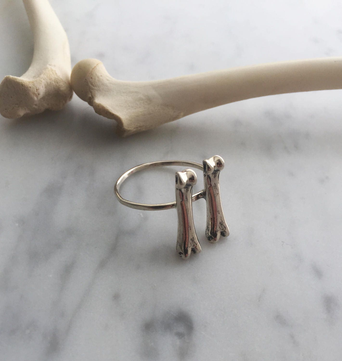 Double Fox Long Toe bone ring