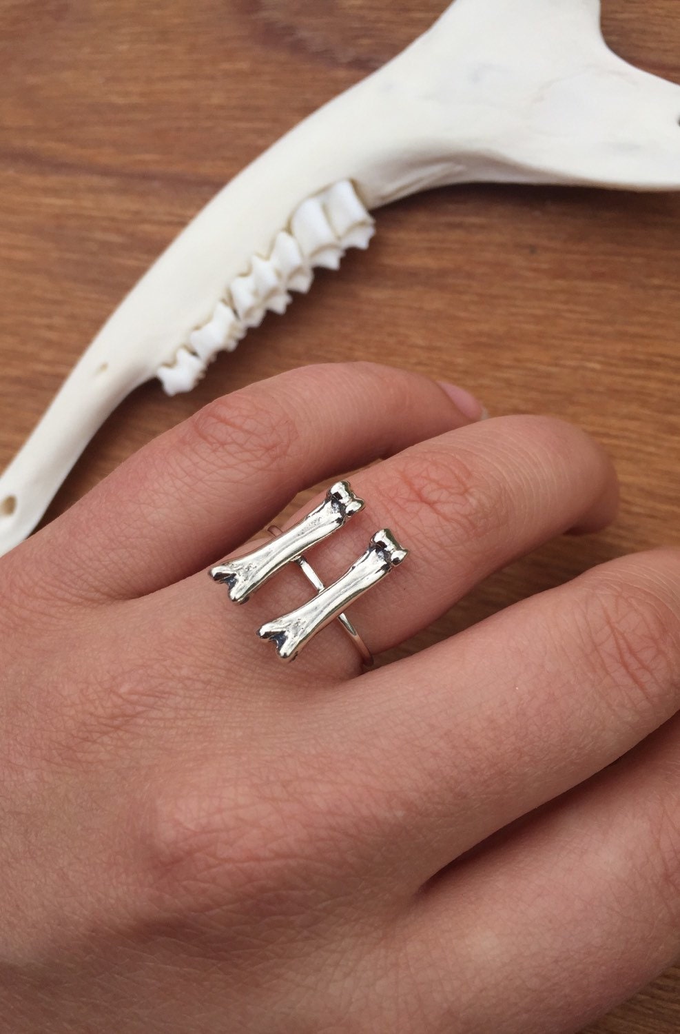 Double Fox Long Toe bone ring